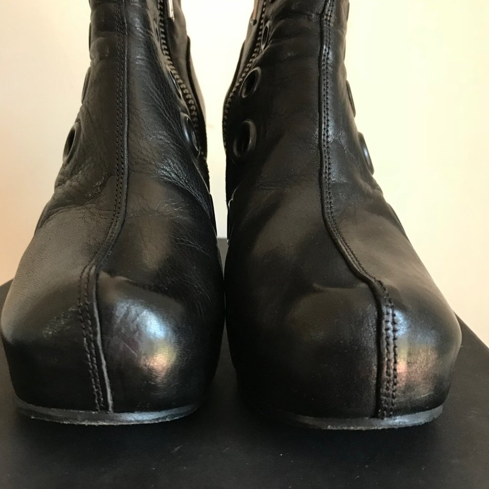 Rick Owens 'Spike' bootie with grommets - Picture 4 of 16